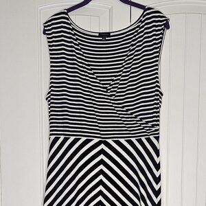 Women's‎ Talbots Striped Maxi Dress Navy Blue and White Size Large